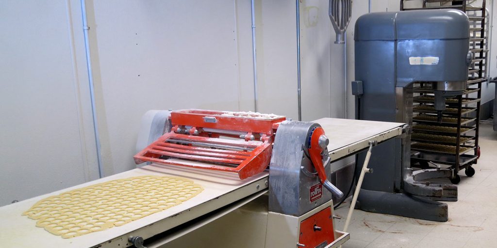 Commercial dough sheeter